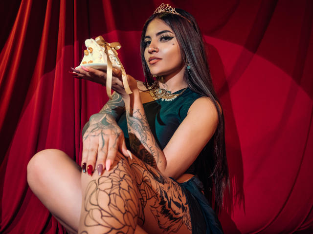 CoriPaige - Live sex cam - 25328937