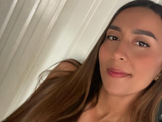 EmelyOwen - Live Sex Cam - 25329665