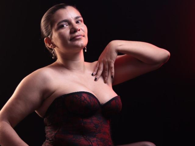 BulmaHot - Live sex cam - 25331117