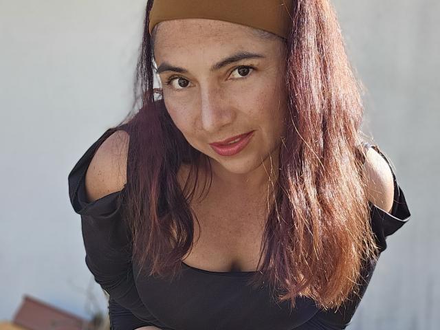 AlessiaRed - Live Sex Cam - 25334277