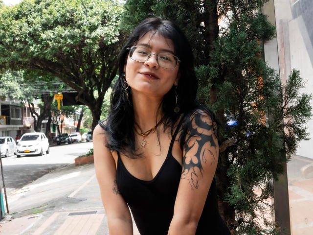 ElizabethRoux - Live sex cam - 25337797