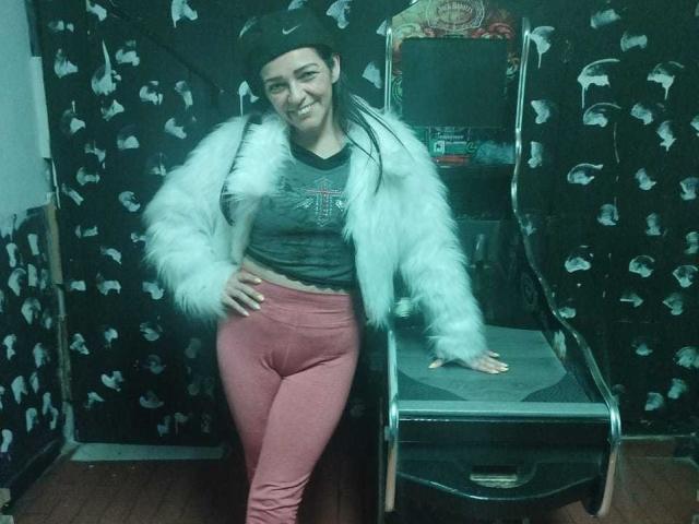 CarollMiiss - Live porn &amp; sex cam - 25337853