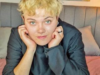 MeganC - Live sex cam - 25344329