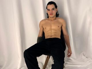 AlexBernal - Live sex cam - 25347525