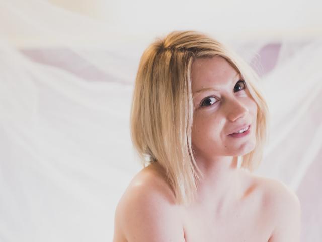 AfroditaMoore - Camera khiêu dâm &amp; quyến rũ trực tiếp - 25350853