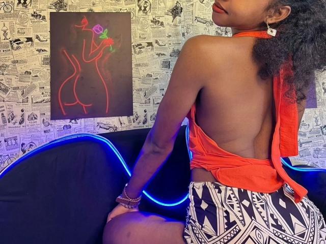 MelandaLaCoquine - Sexe cam en vivo - 25352105