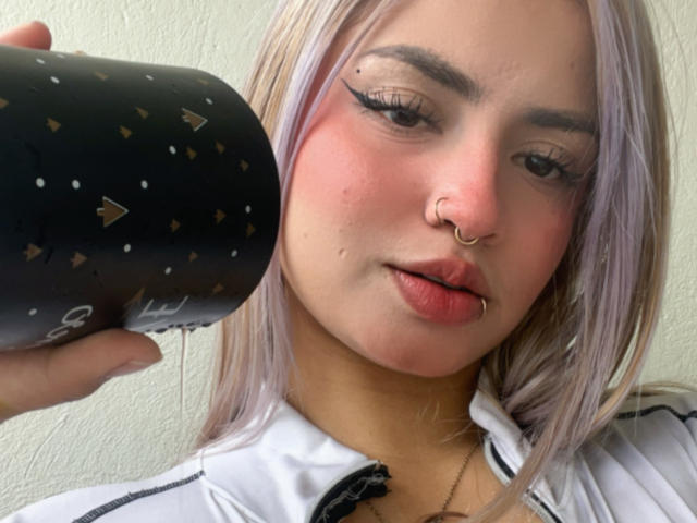 AlexaThoms - Live Sex Cam - 25354973