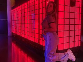 JennyLawry - Live sex cam - 25355309