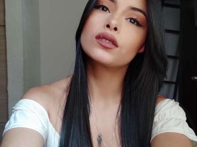 EmilyVv - Live sex cam - 25355529