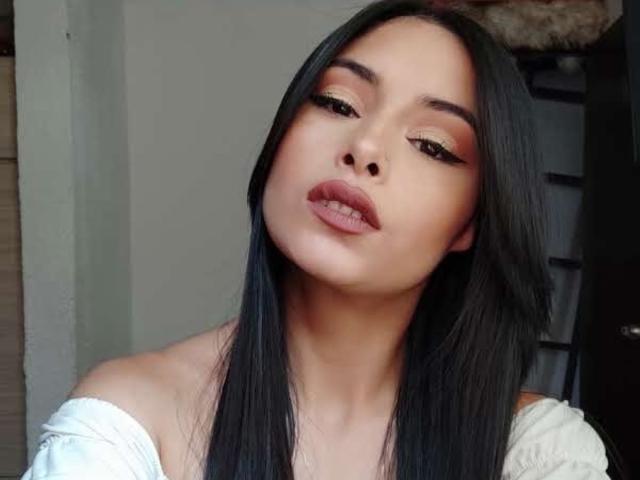 EmilyVv - Live sexe cam - 25355569