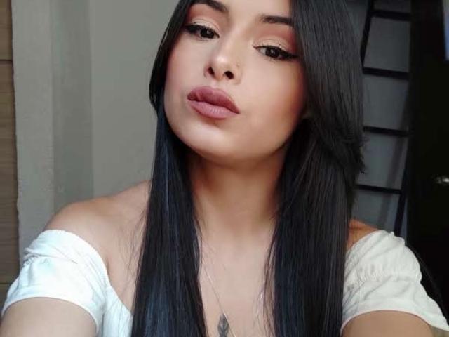 EmilyValeria - Live porn &amp; sex cam - 25355585