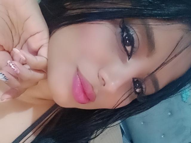 MariaCatalina - Live Sex Cam - 25358645