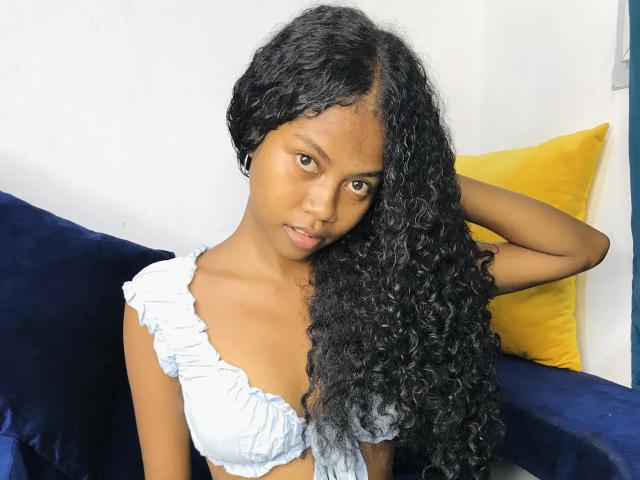 Saloma - Live Sex Cam - 25361477