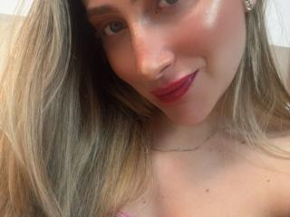 ArianaLu - Live Sex Cam - 25363389