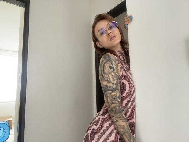 LyssaRou - Live Sex Cam - 25367537