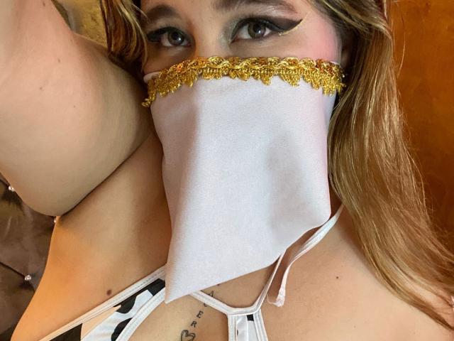 SalmaAzaman - Live sex cam - 25367869