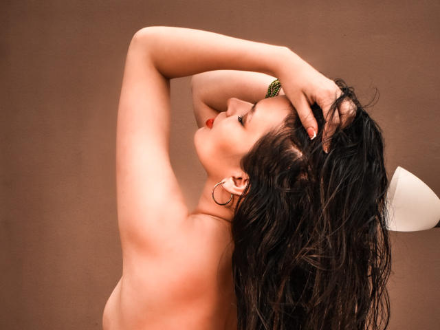 GabbyFostter - Live sex cam - 25369669