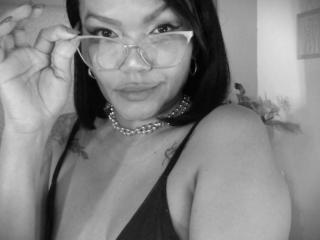 ExoticLyla - Live sex cam - 25375881
