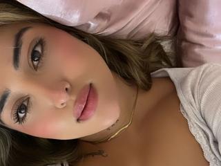 MaeCollins - Live porn &amp; sex cam - 25380333