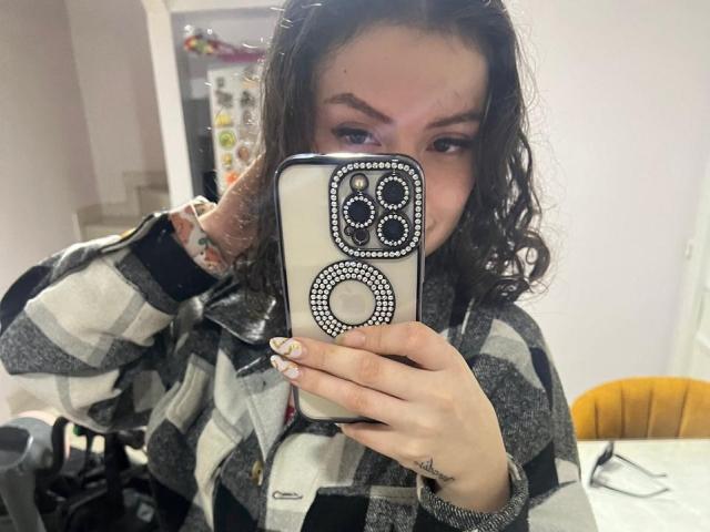 ElizaCanterville - Live Sex Cam - 25384409