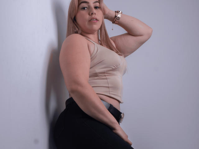 ZaharaBennet - Live sexe cam - 25397237