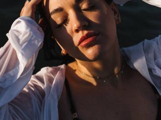 Annilay - XLoveCam cam model profile and statistics