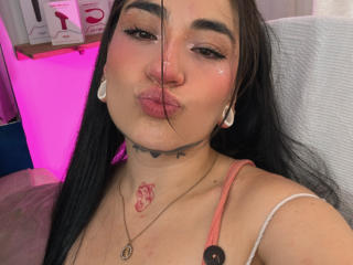 EmilyTon - Live porn &amp; sex cam - 25402533