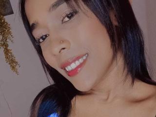 EvelyneBonnet - Live sex cam - 25407313