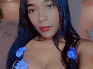 EvelyneBonnet - Live sex cam - 25407317