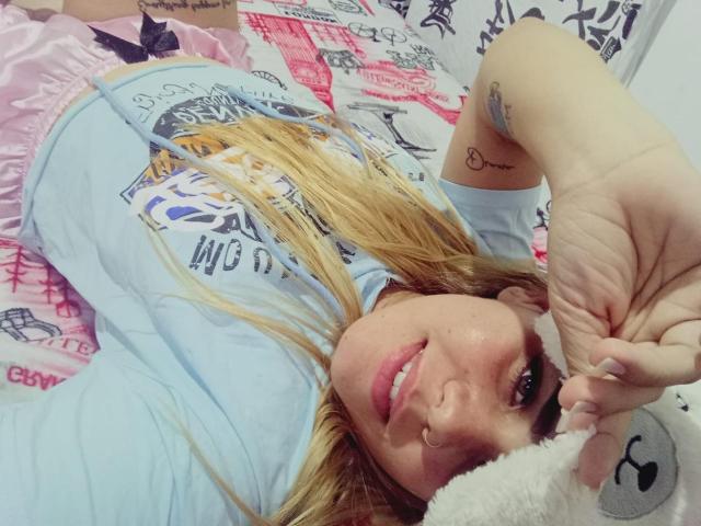 KatalinaCruz - Live sex cam - 25409777