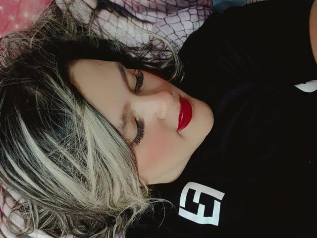 MiaJhonss - Live porn &amp; sex cam - 25410185