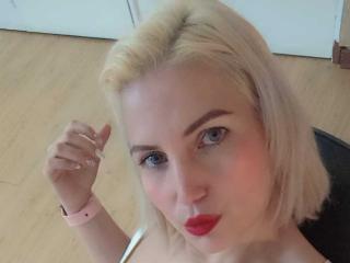 GiuliaAddams - Live porn &amp; sex cam - 25410473
