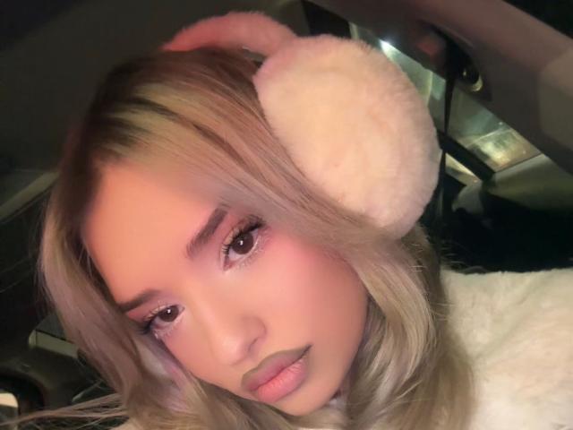 ArianaSparkle - Live porn &amp; sex cam - 25418689