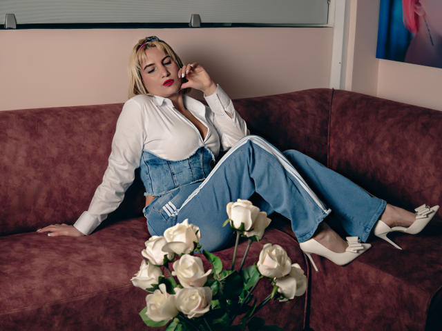 GiuliaAddams - Live porn &amp; sex cam - 25419697