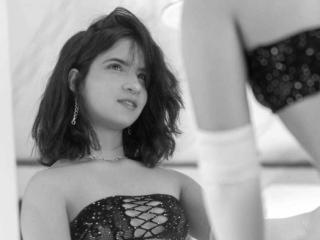 AphrilMercyy - Sexe cam en vivo - 25421797