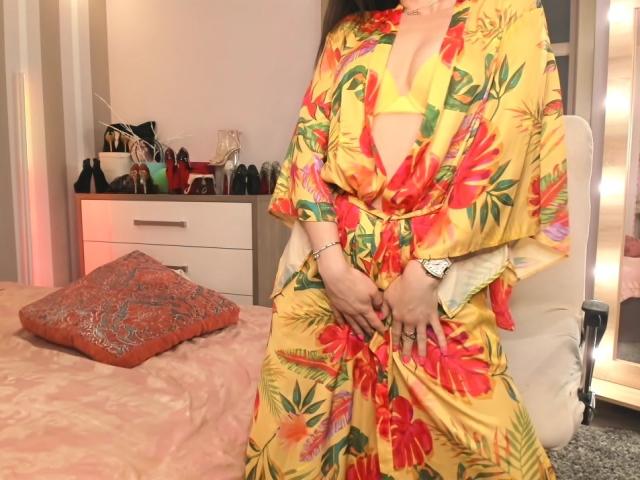 LinaLuchia - Live sex cam - 25423141