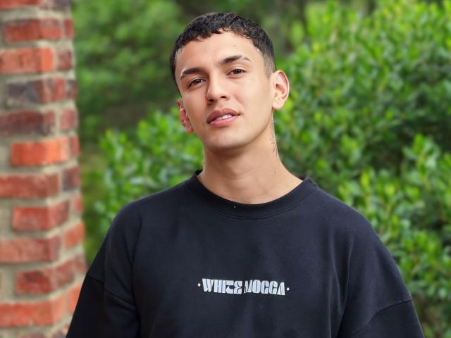 AndresHotGuy - Live Sex Cam - 25427741