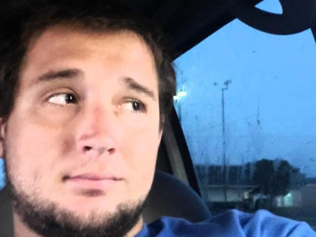 DoyleRobert69 - Live Sex Cam - 25427933