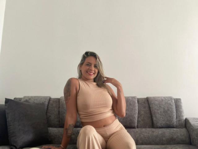 ChantalSex69 - Live sex cam - 25437225