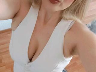 lizzyMontana69 - Live sexe cam - 25437685