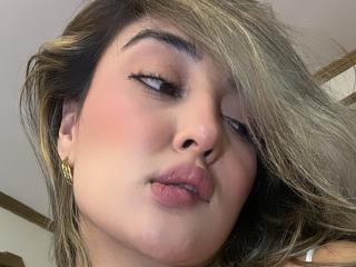 MaeCollins - Live porn &amp; sex cam - 25439429