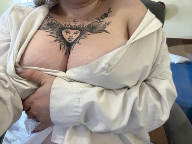 DiLaria - Live sex cam - 25442117