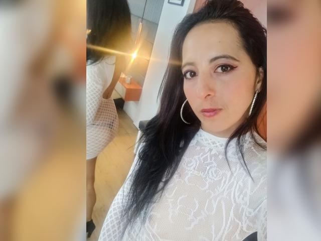 SelennaTylor - Live porn &amp; sex cam - 25445773