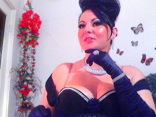 DeliciousMature - Webcam sexy avec cette Mature rasée sur Xlove-Mature 