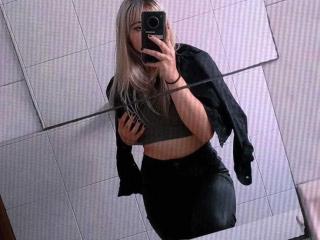 LilyMeganX - Live Sex Cam - 25449849