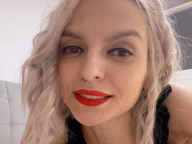 DouceAmelia - Sexe cam en vivo - 25450513