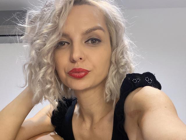 DouceAmelia - Camera khiêu dâm &amp; quyến rũ trực tiếp - 25450529