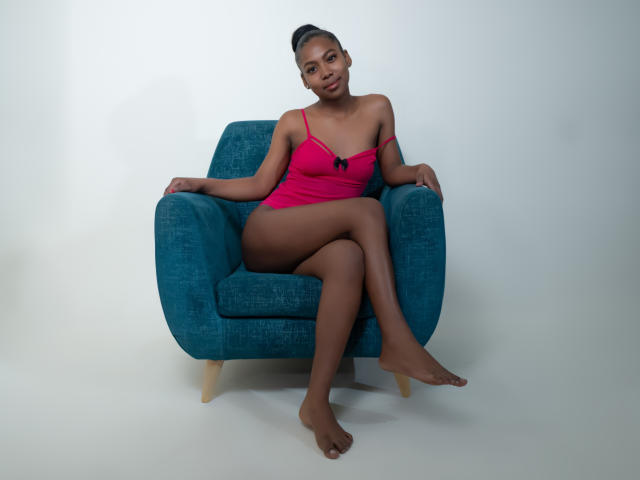 AriianaBlake - Live sexe cam - 25454677