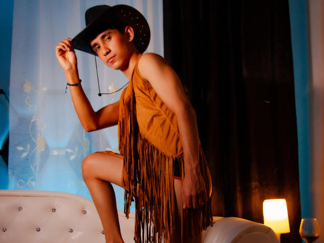 ThaylerJones - Sexe cam en vivo - 25462041
