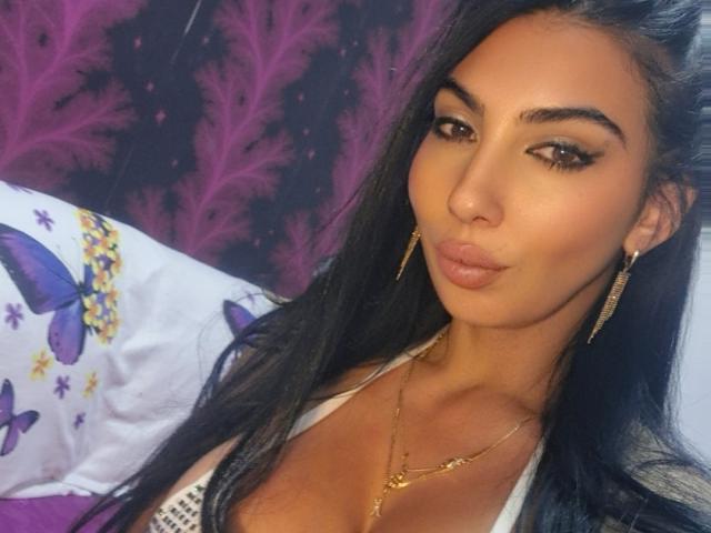 BrunetteBabe69 - Live porn &amp; sex cam - 25463257